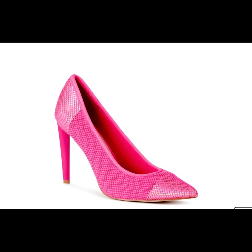 Kendall & Kylie, Nora Mesh Pump